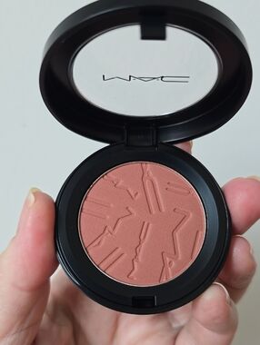 MAC Cosmetics Skinfinish Colourstruck Blush Velvet Teddy Warm